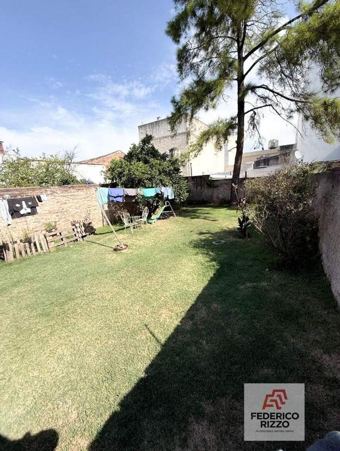 Patio vivienda tipo casa chorizo en Alta Córdoba