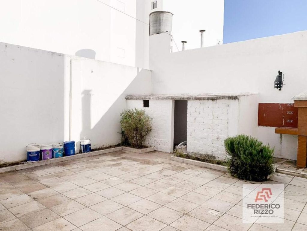 Patio de casa en venta en Alta Córdoba sobre Isabel La Católica