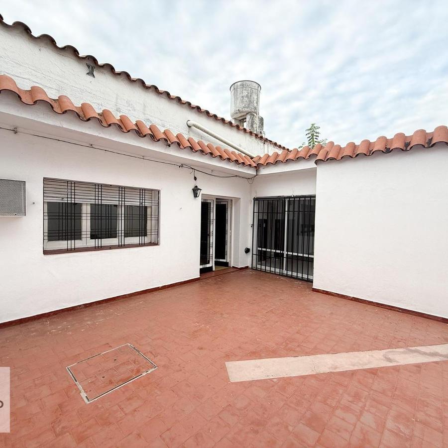 Casa en Venta - Padre Luis Monti 2573