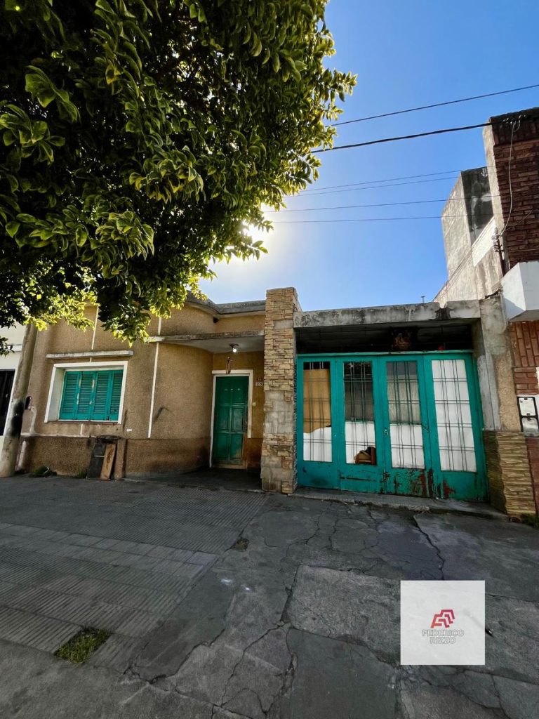 Casa en Venta - José Eusebio Agüero al 400