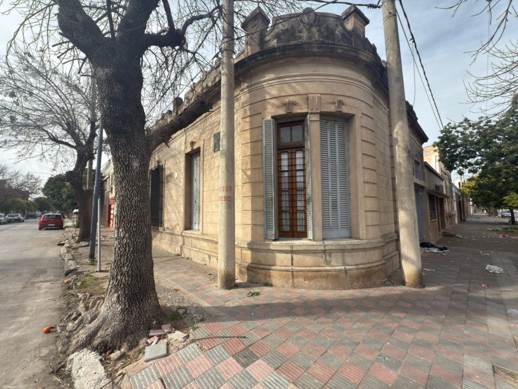 Casa en Venta - Jose Eusebio Agüero al 500