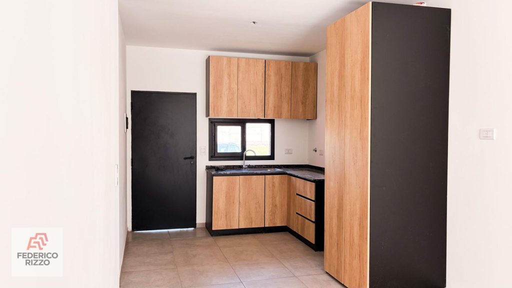 Casa en Venta - Calle Publica