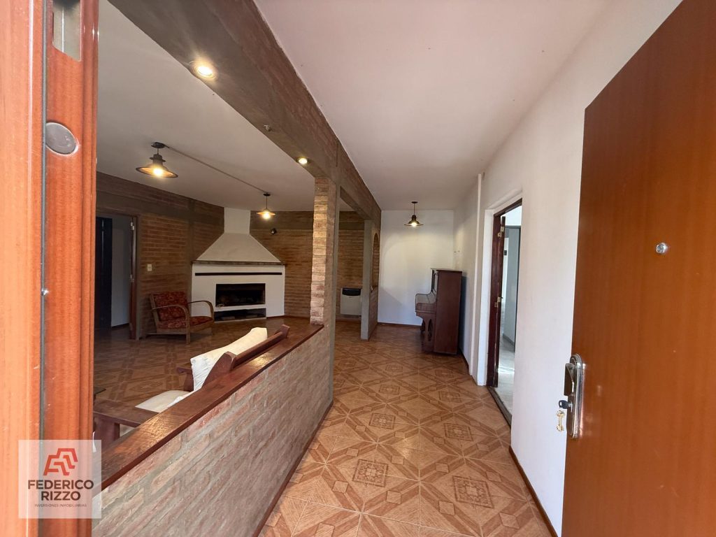 Casa en Venta - pozo de la loma al 7800