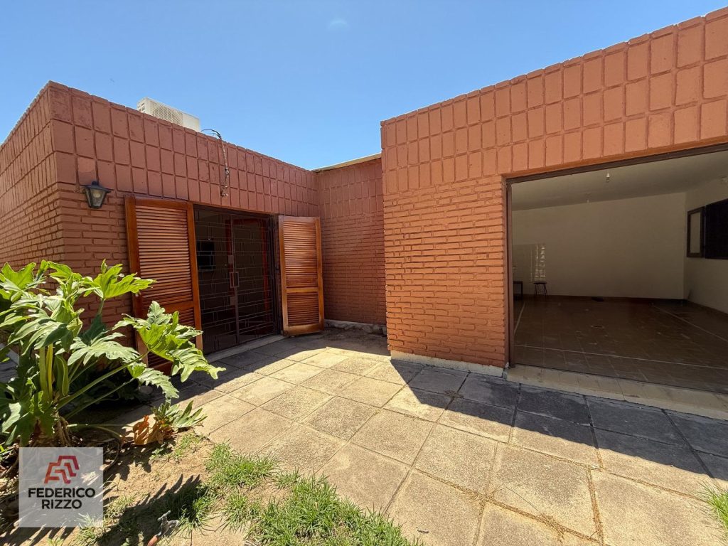 Casa en Venta - Espora al 1100